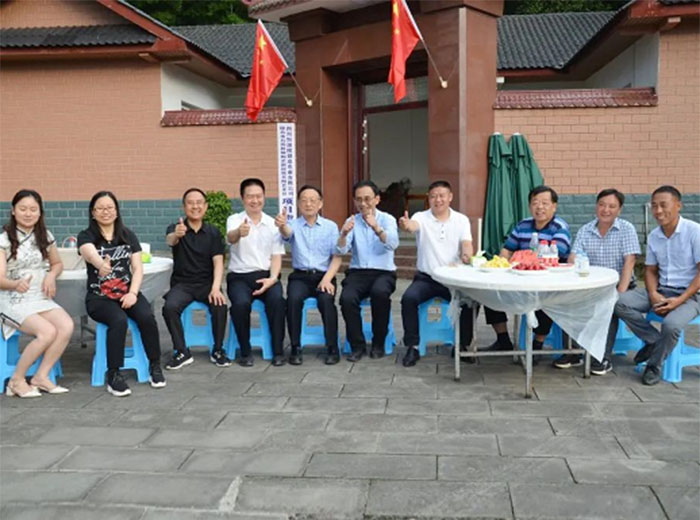 中国三农产业发展研究院专家组莅临新利体育luck18(中国)集团调研指导工作